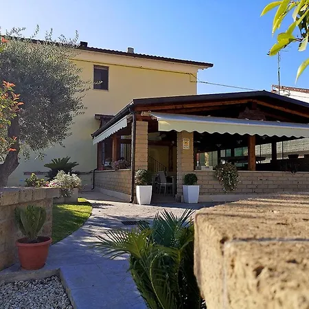 Bed & Breakfast Pit Lane